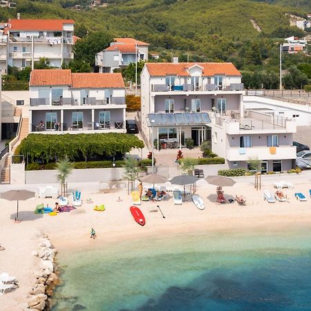 Seaside Luxury Suites 珀德垂那 外观 照片